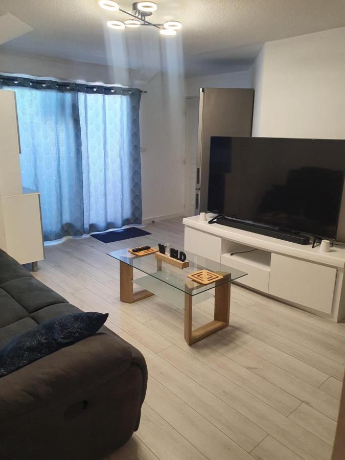 Appartement Cosy Proche De L'Aeroport T R A N S F E R T Sur Demande Saint-Denis Buitenkant foto